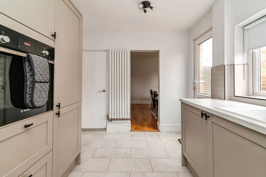 Property photo 3 of 18 Pbox-Img.Jpg