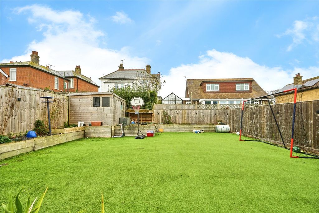 Property photo 2 of 19 Picture No. 32