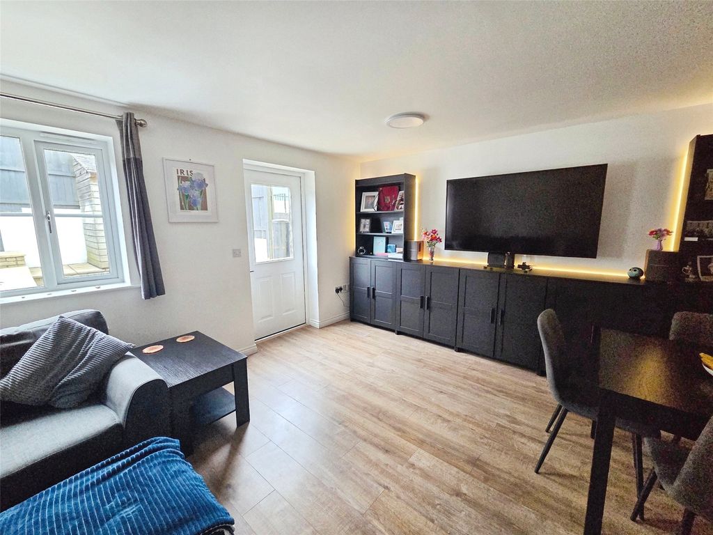 Property photo 2 of 12 Picture No. 09