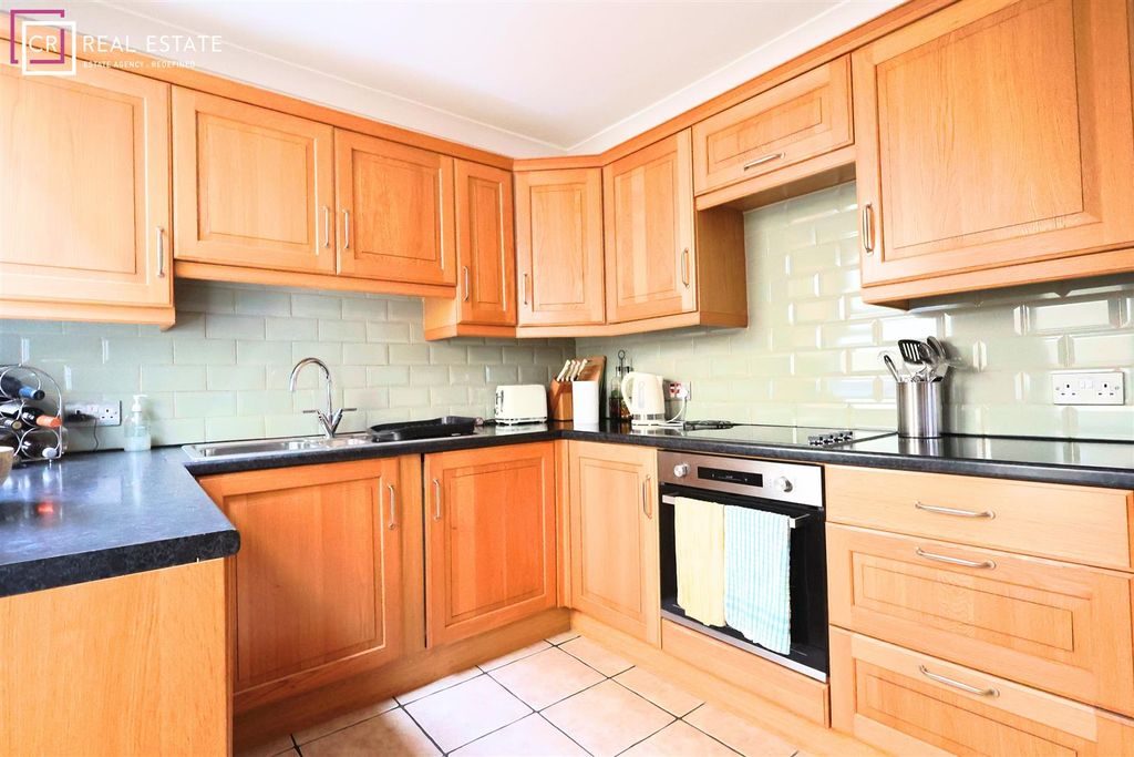 Property photo 2 of 14