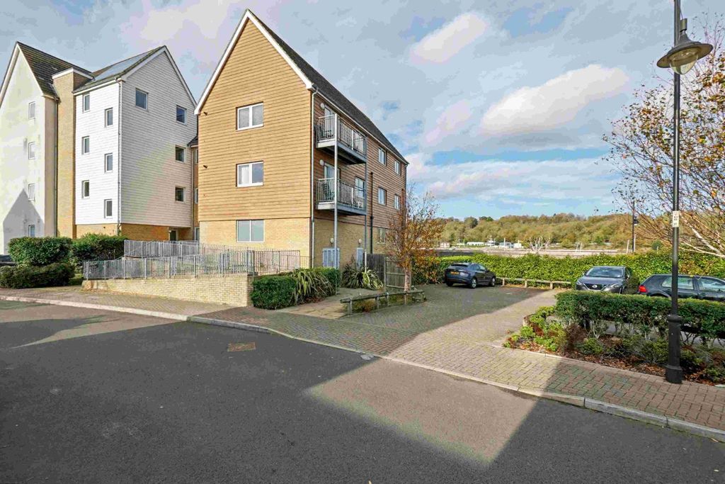Property photo 1 of 13 5274412