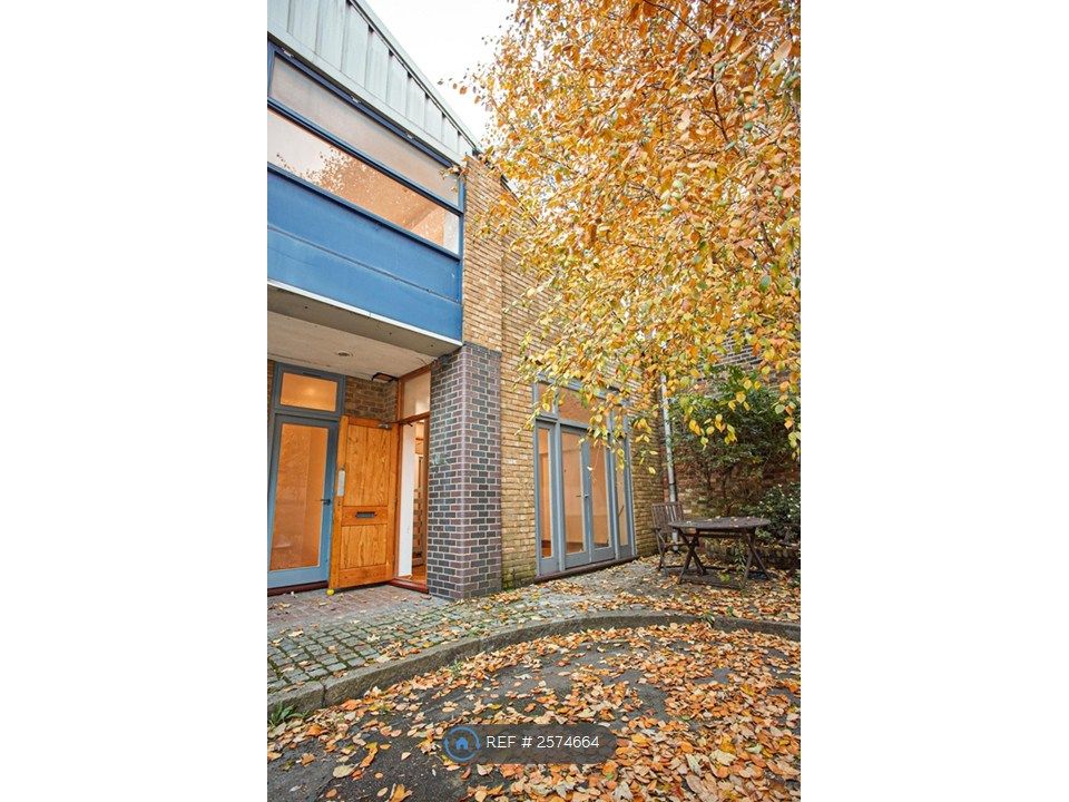Property photo 1 of 31 View Of Outside Of Flat
