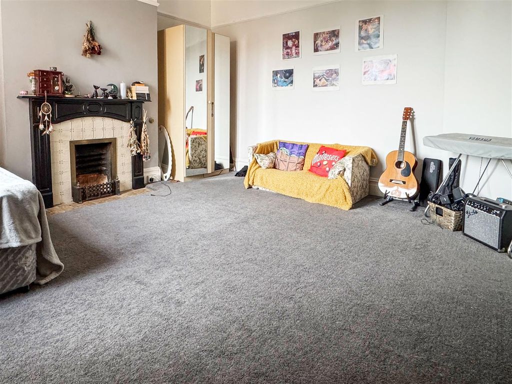 Additional image 10 of 5 bed semi-detached house for saleBeach Road, Littlehampton BN17