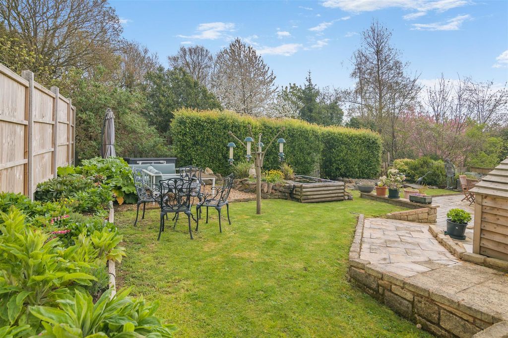 Property photo 2 of 42
