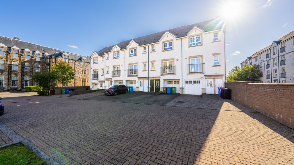 Property photo 1 of 33