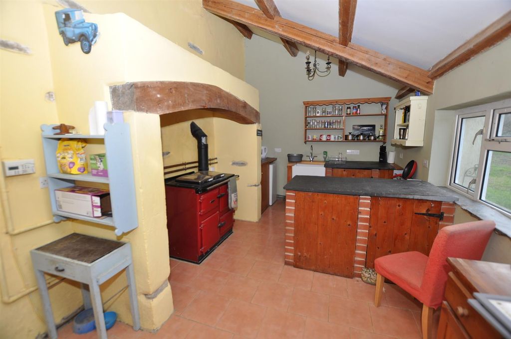 Property photo 3 of 62 Kitchen