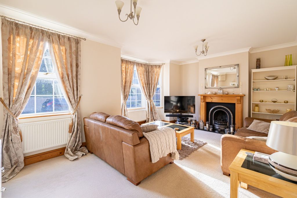 Property photo 3 of 38 4636644