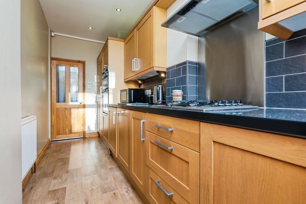Property photo 3 of 18 Pbox-Img.Jpg