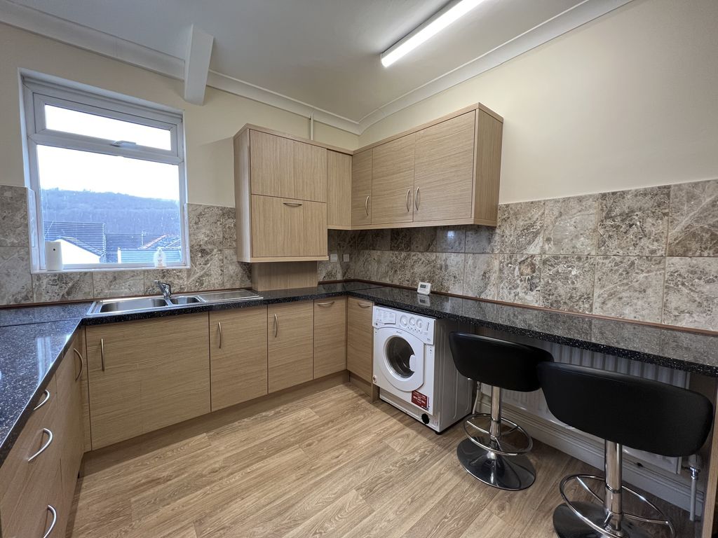 Property photo 2 of 8 Bathroom