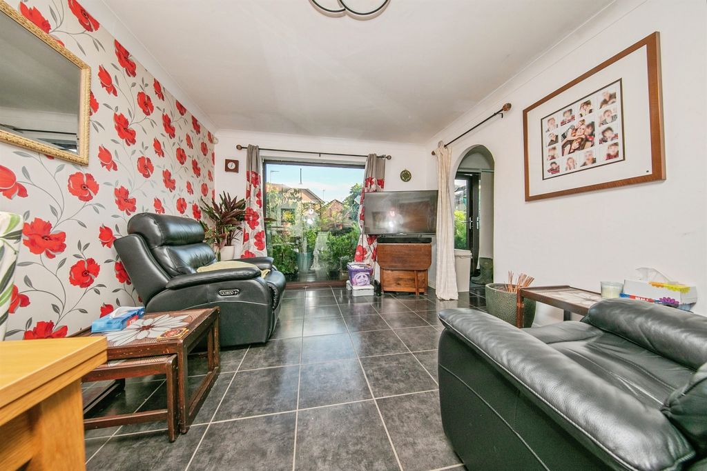 Property photo 3 of 15