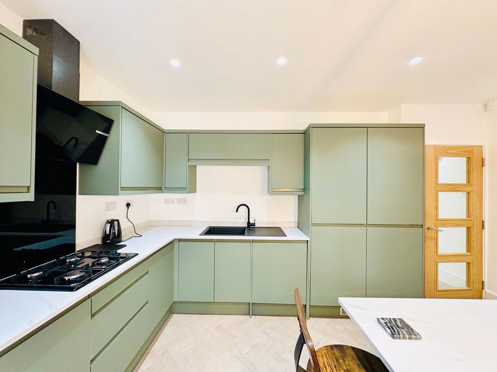 Property photo 1 of 33