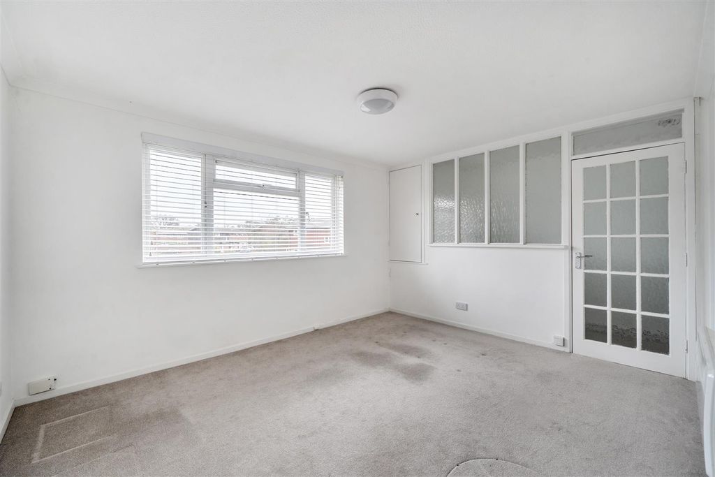 Property photo 3 of 18 1399972-11-696654dc35661.Jpg