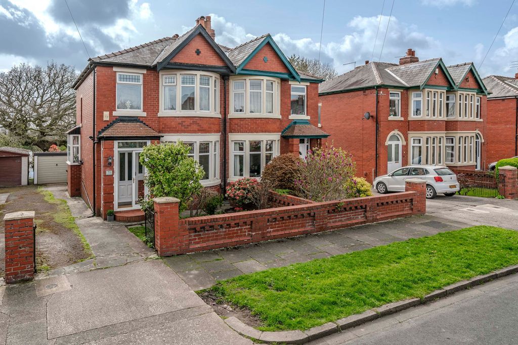 Property photo 1 of 46