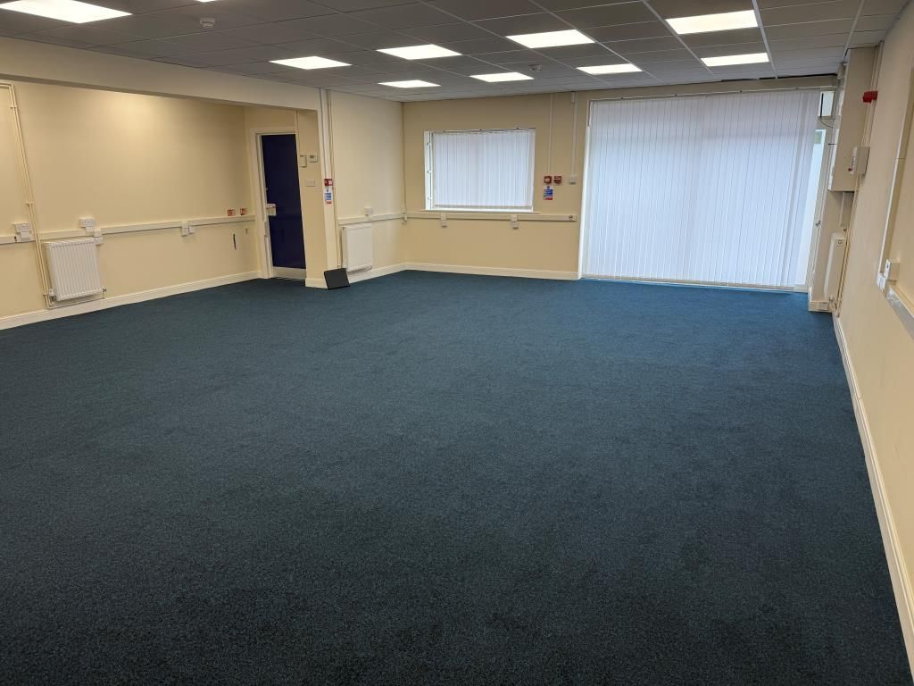 Property photo 2 of 10 Ground Floor Office With With Double Glazed Sliding Doors