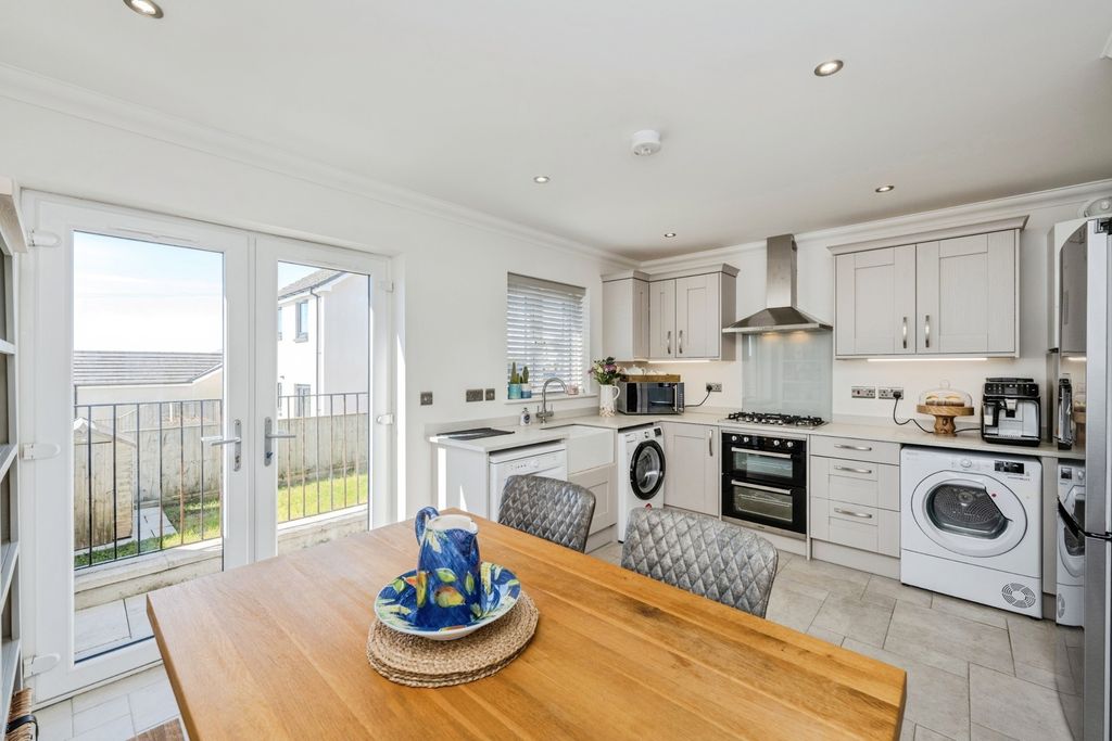 Property photo 2 of 20 Pbox-Img.Jpg