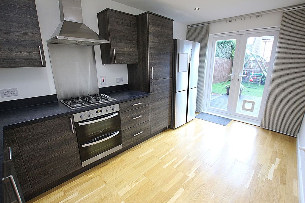 Property photo 2 of 18 Kitchen