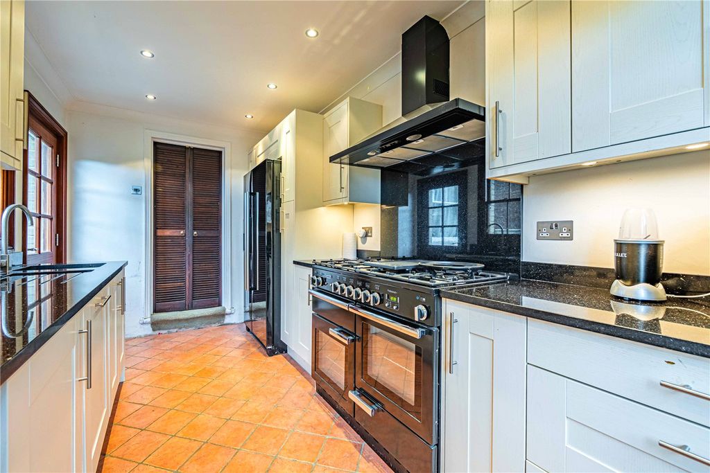 Property photo 3 of 15 Picture No. 24