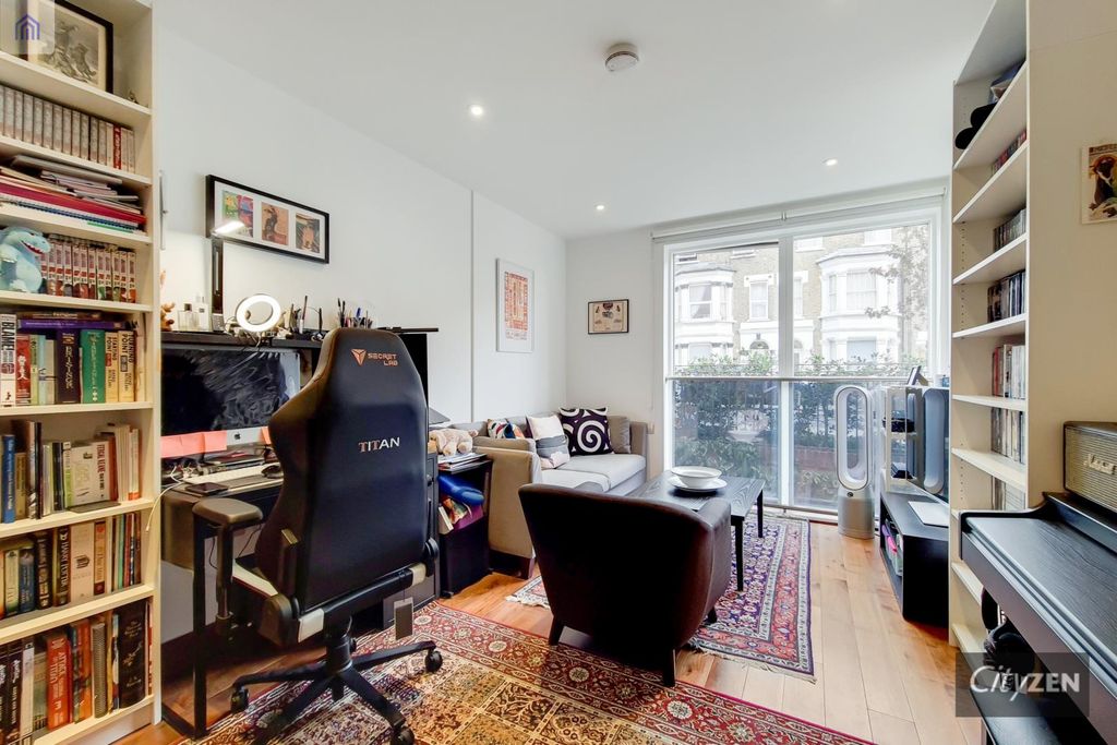 Property photo 1 of 11 Reception Room