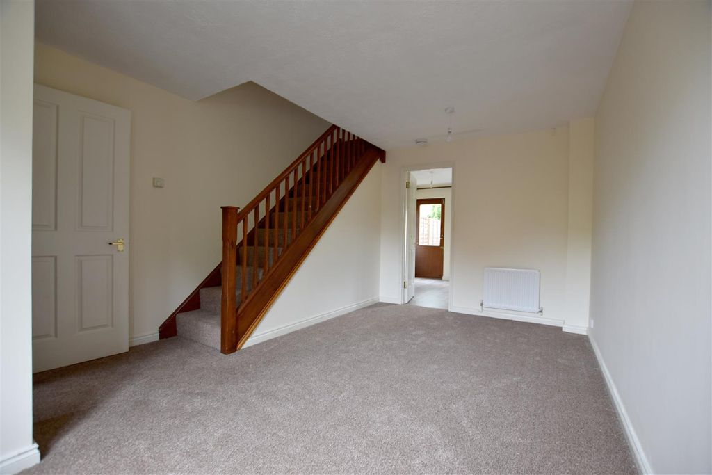 Property photo 2 of 6 Lounge.Jpg