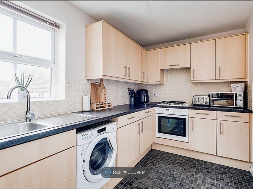 Property photo 3 of 11