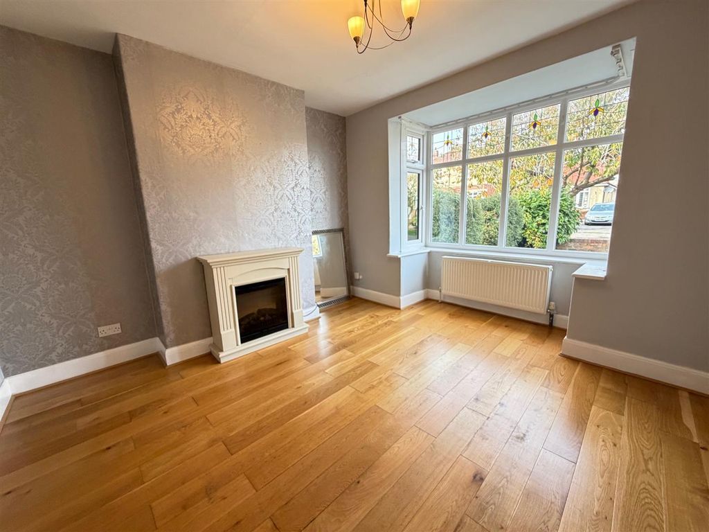 Property photo 2 of 12 4.Jpg