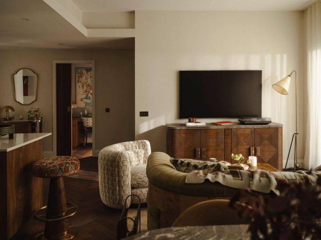 Property photo 3 of 21