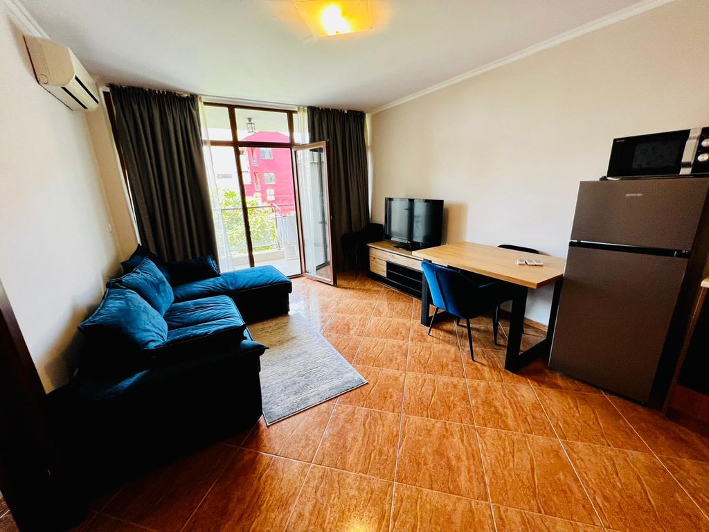 Property photo 3 of 12