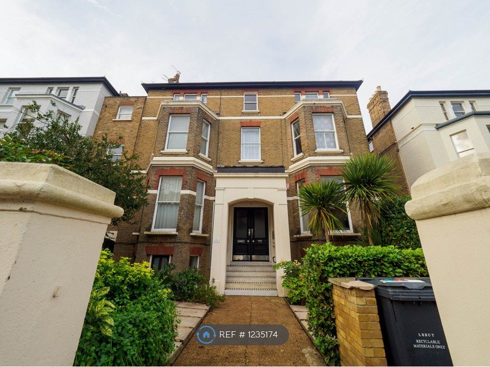 Property photo 2 of 31