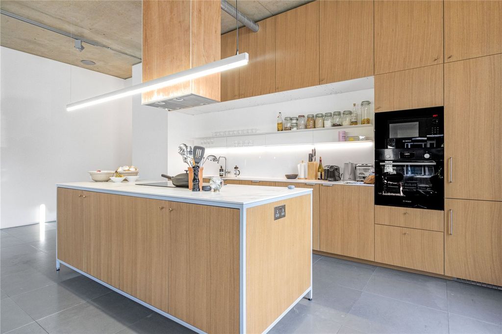 Property photo 2 of 19 Picture No. 09