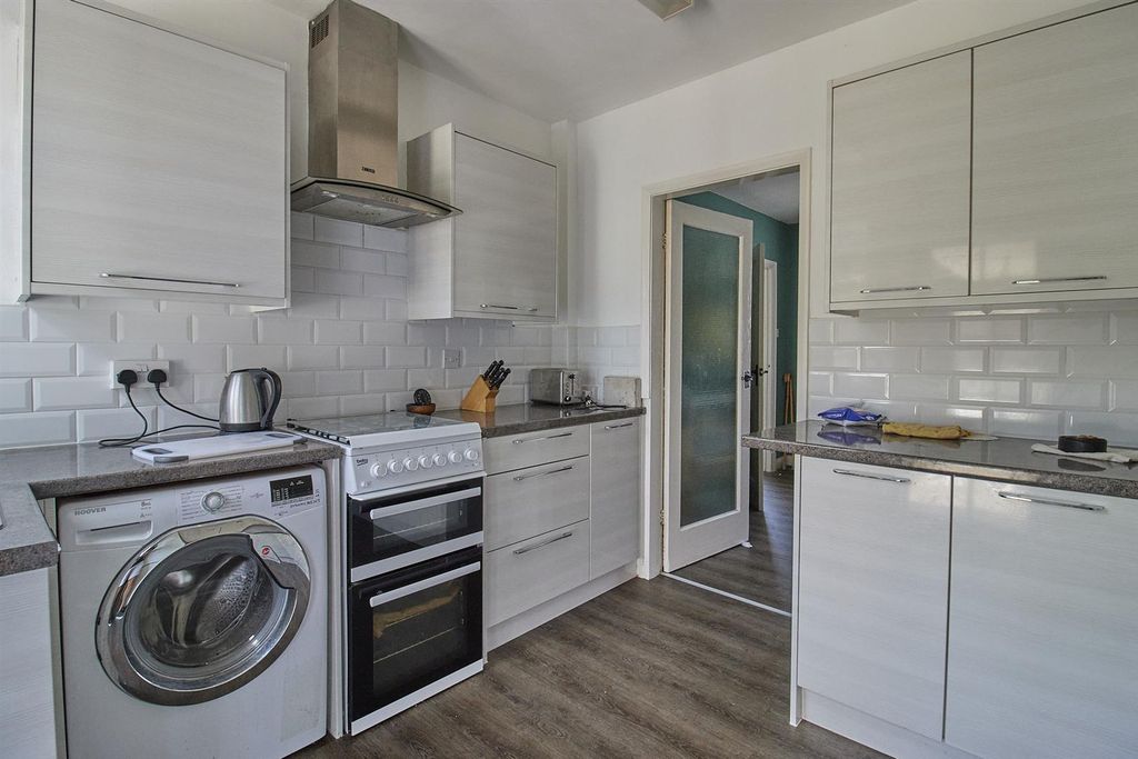 Property photo 3 of 11 Southfield Road, Hinckley  2.Jpg