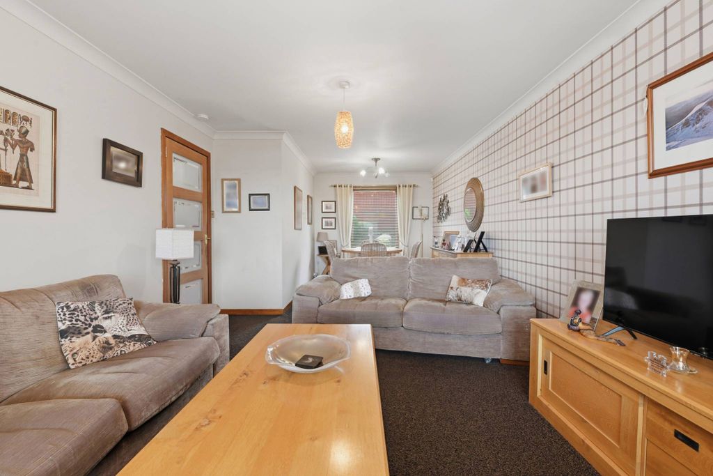 Property photo 3 of 25