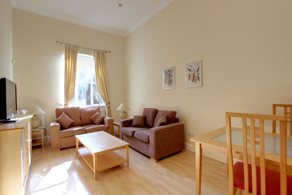 Property photo 2 of 9