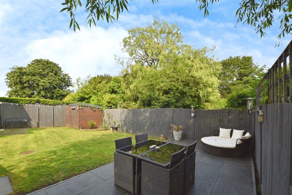 Property photo 3 of 21 5Ec2c993-Garden 20B.Jpg