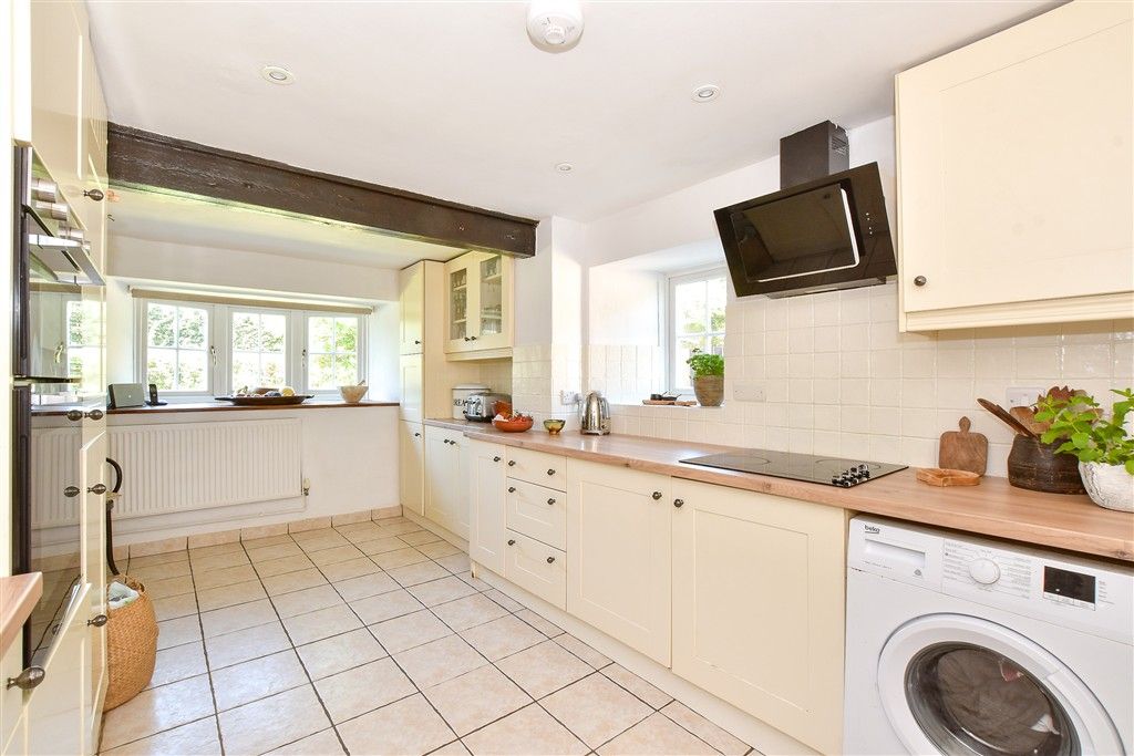 Property photo 3 of 21 Kitchen