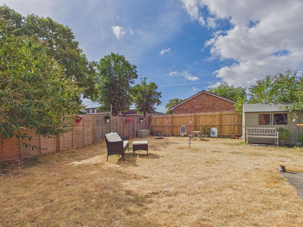 Property photo 3 of 21 Gar5.Jpg
