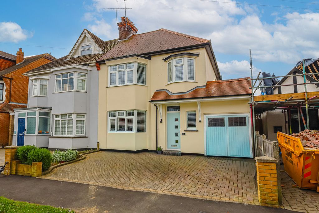 Property photo 1 of 40