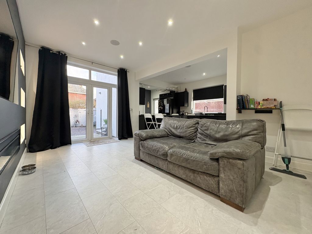 Property photo 3 of 23