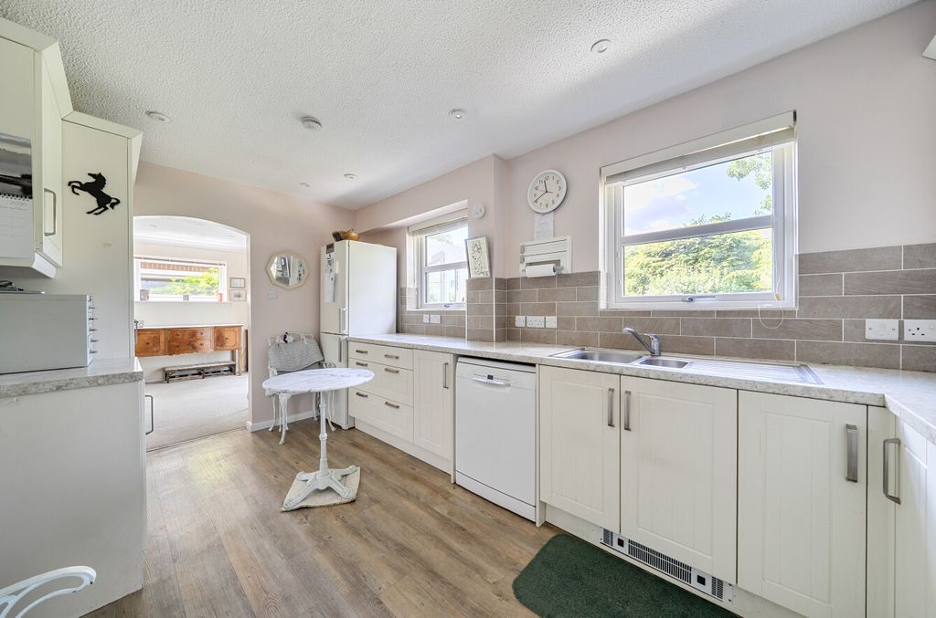 Property photo 3 of 23 1486060-17-6A4505...