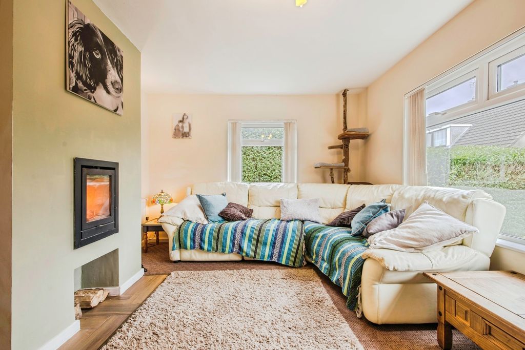 Property photo 2 of 17 Photo