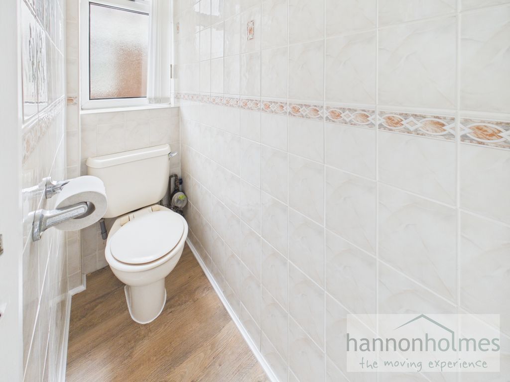 Property photo 3 of 27 Cam05283G0-Pr0229-Still012