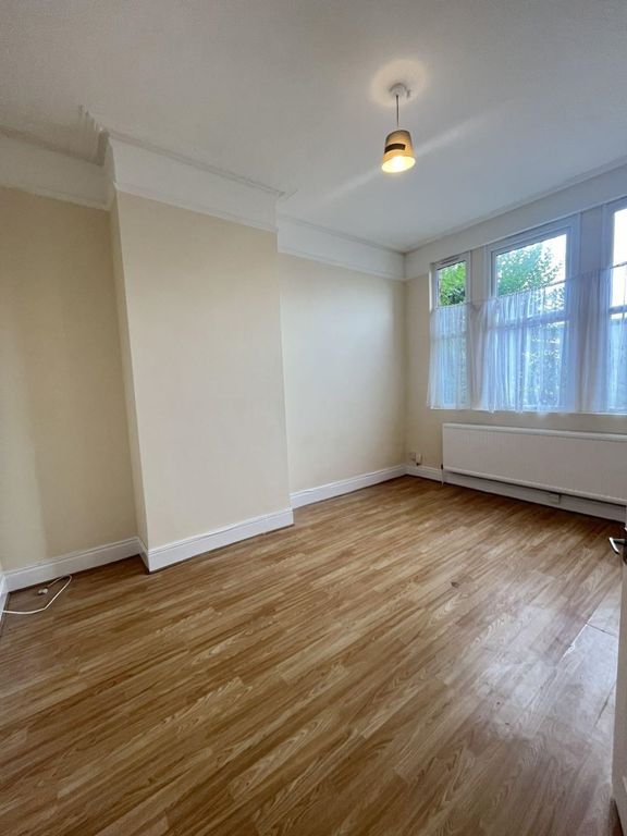 Property photo 2 of 9 Actualsize