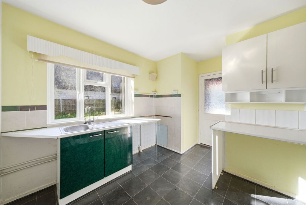 Property photo 2 of 23