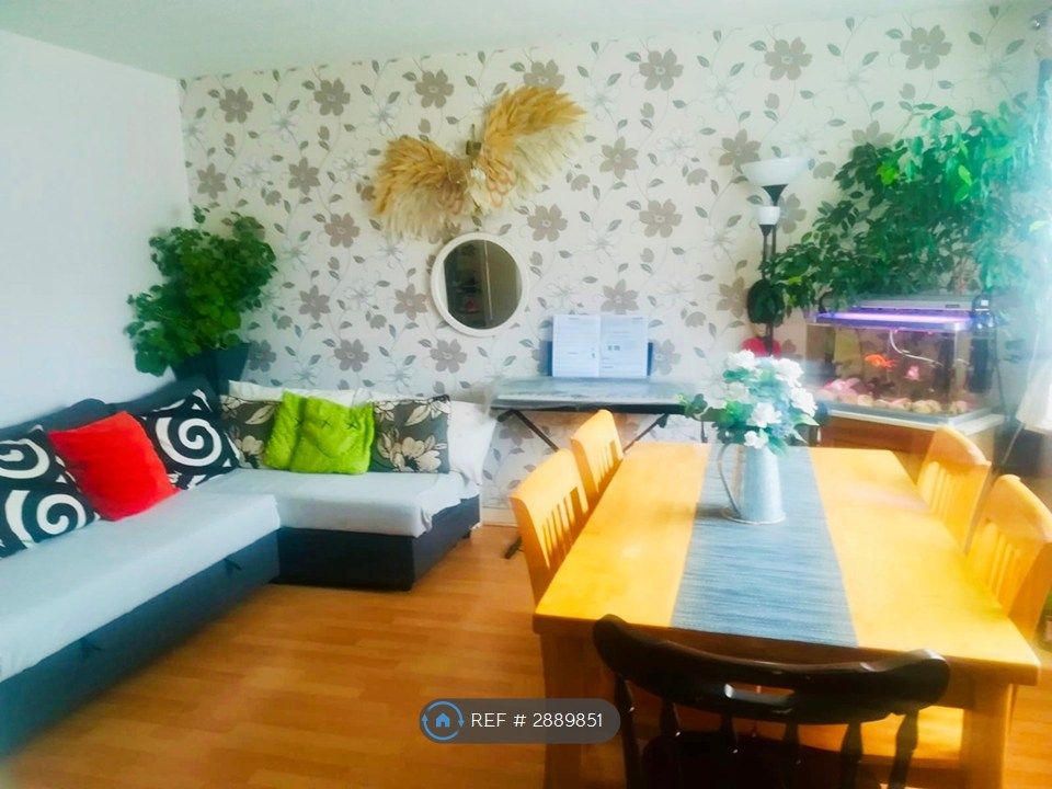 Property photo 1 of 4