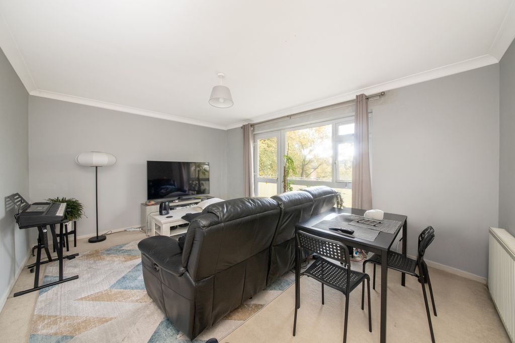 Property photo 3 of 12