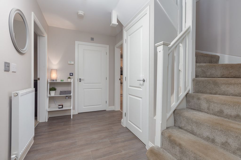 Property photo 2 of 25