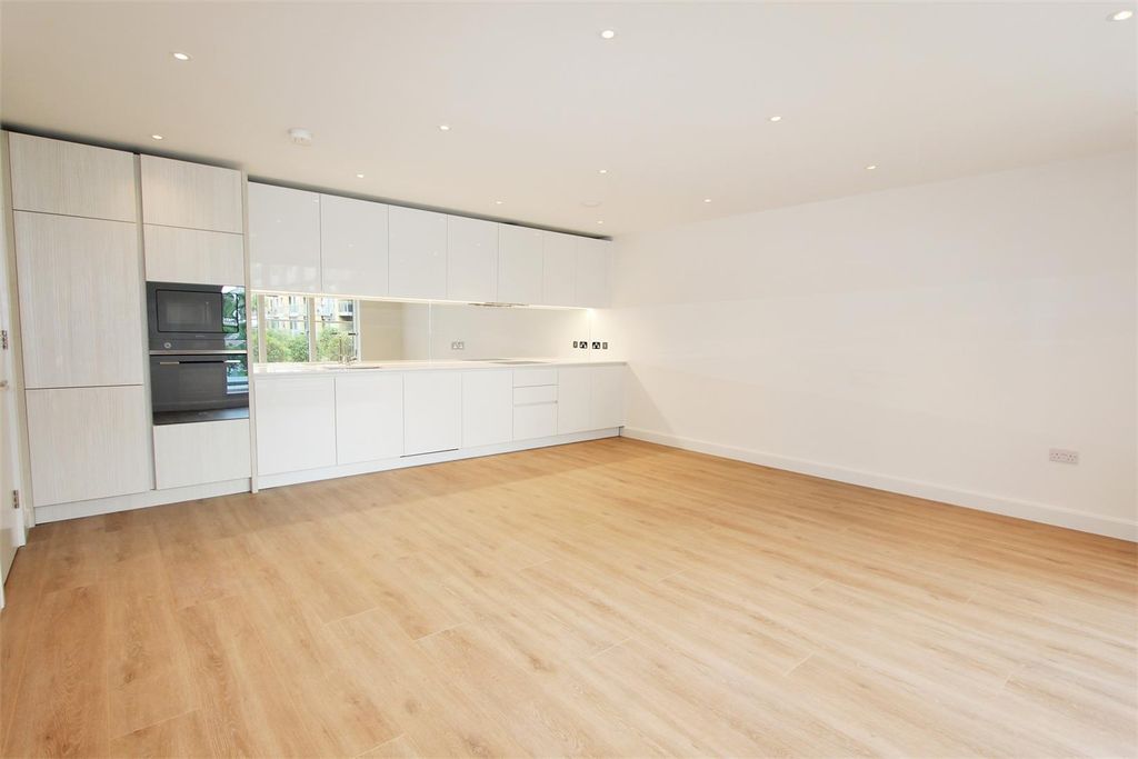 Property photo 2 of 11 Reception Room