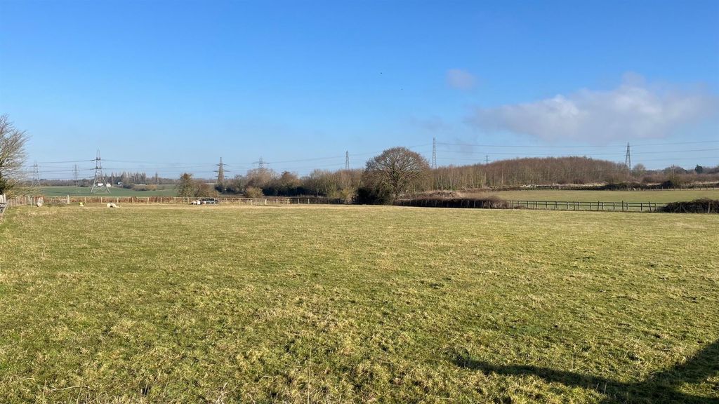 Property photo 1 of 7 Copthall 4.Jpg