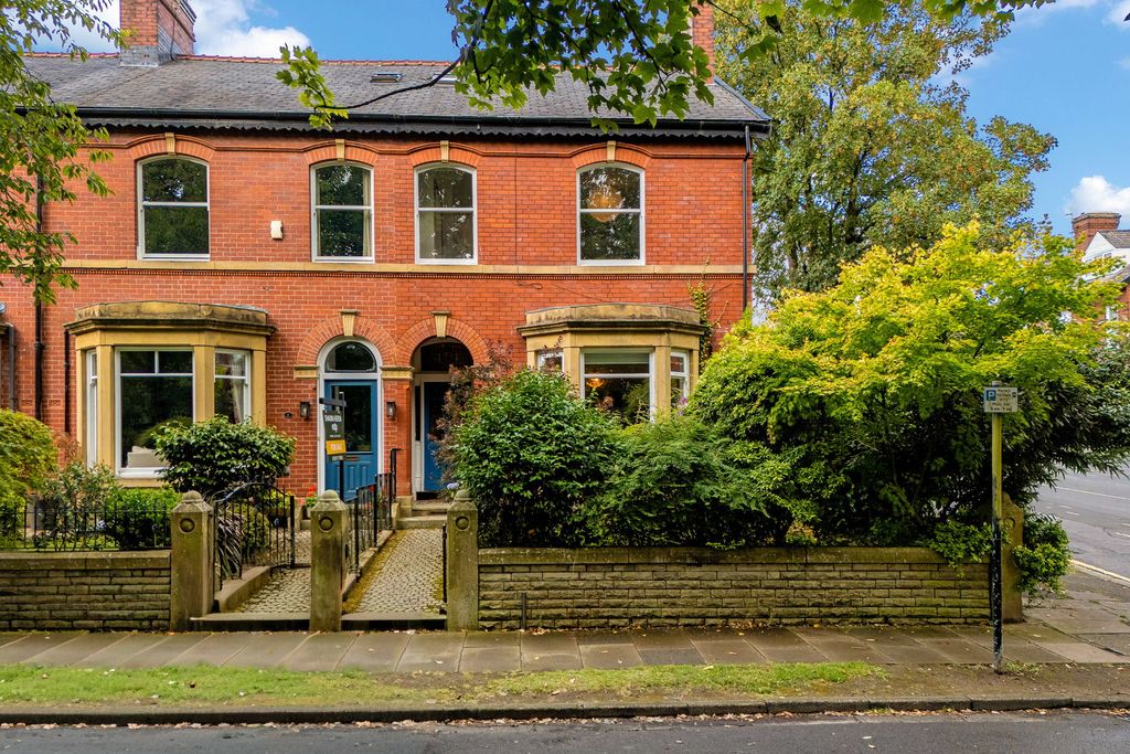 Property photo 1 of 96