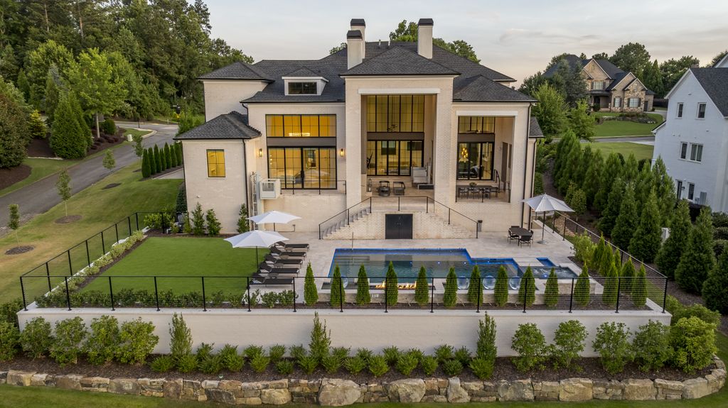 Property photo 2 of 18