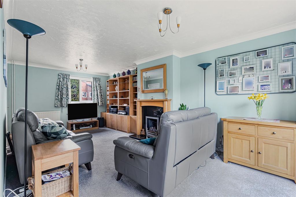 Property photo 3 of 18 17_72045.Jpg